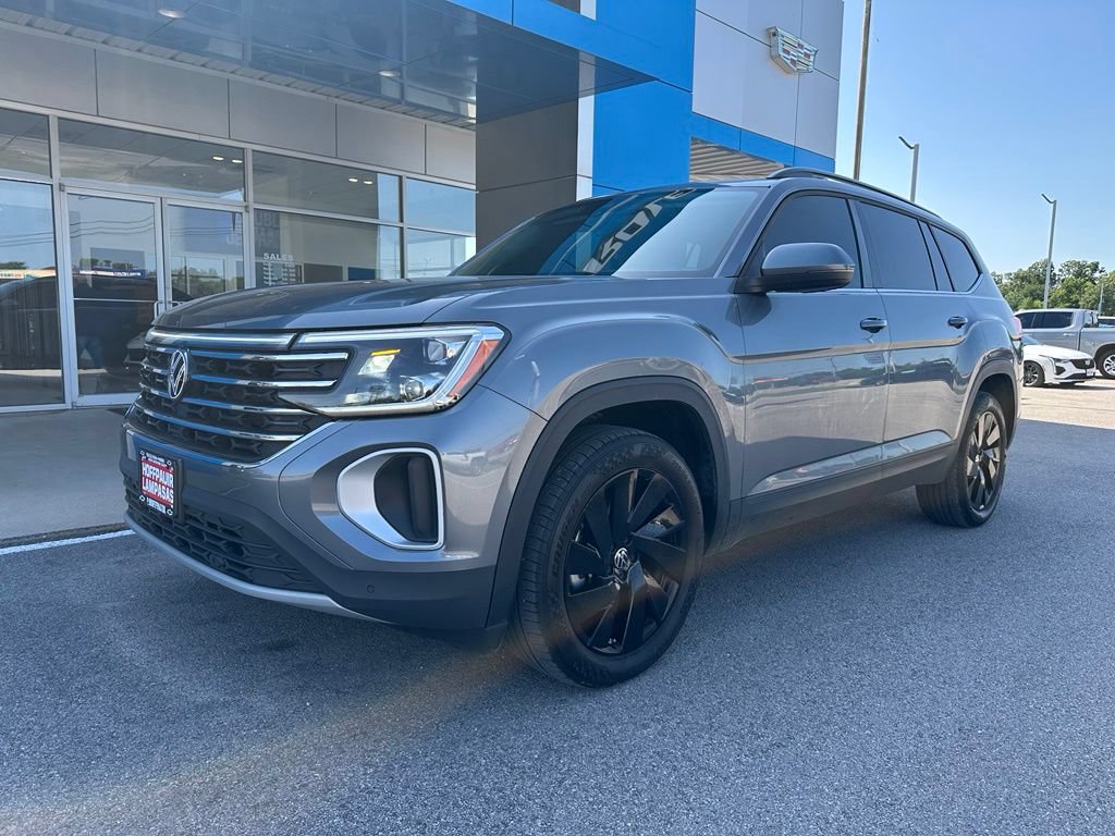 Used 2024 Volkswagen Atlas SE FWD image 1