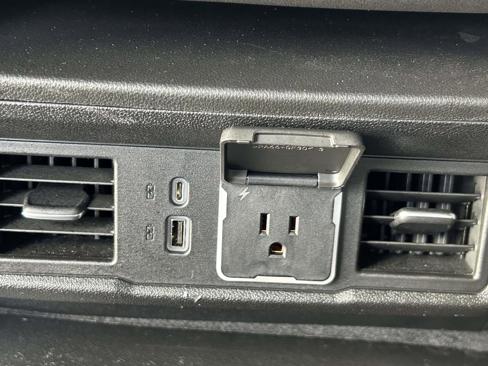 Used 2024 GMC Sierra 1500 SLT image 13