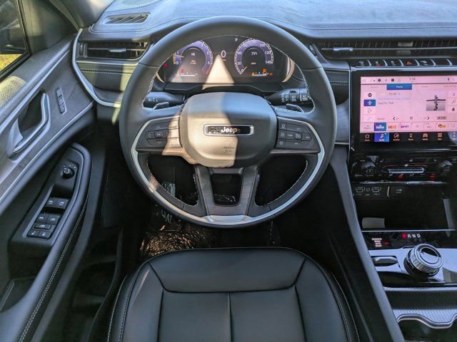 New 2025 Jeep Grand Cherokee L Limited w/ Black Appearance Package image 14