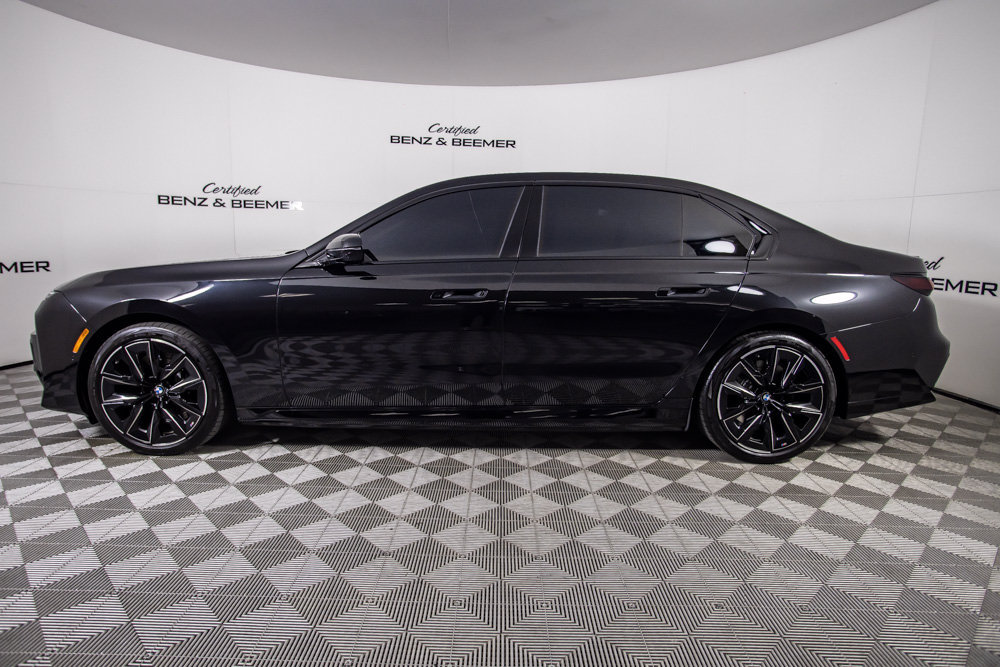 Used 2026 BMW i7 eDrive50 w/ M Sport Package RWD image 7
