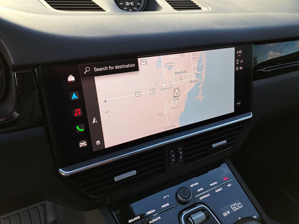 Used 2023 Porsche Cayenne Coupe image 24