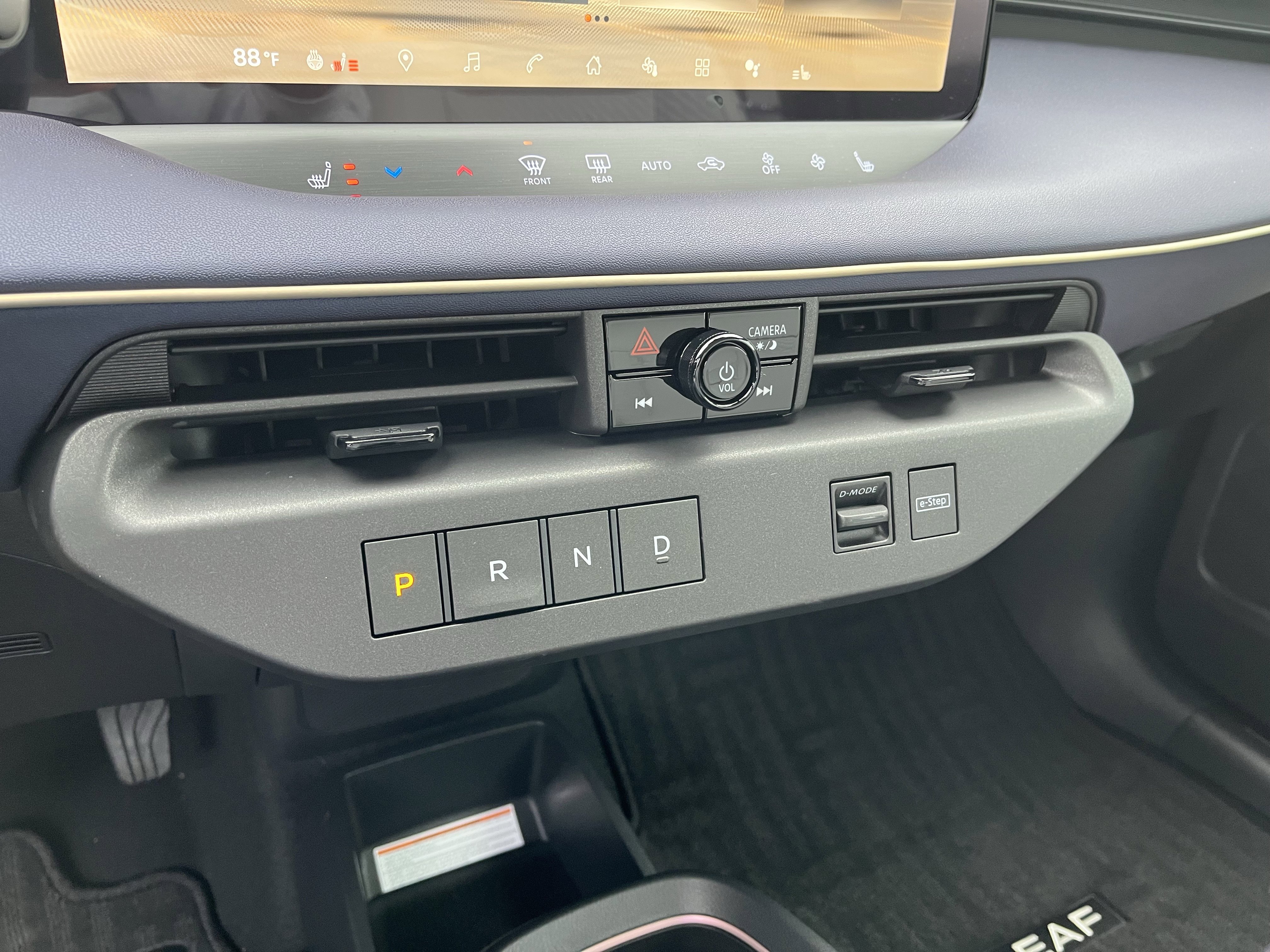 New 2026 Nissan Leaf Platinum+ w/ Cargo Package (Platinum+) image 20