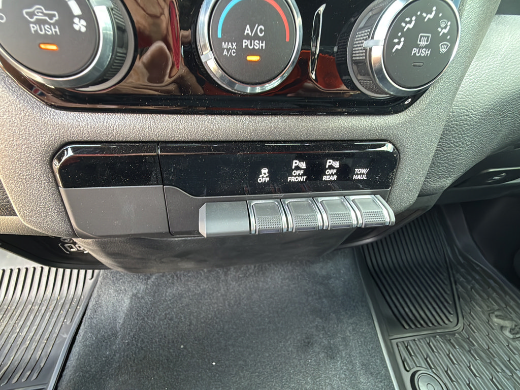 New 2025 RAM 1500 Tradesman w/ Night Edition AWD/4WD image 28
