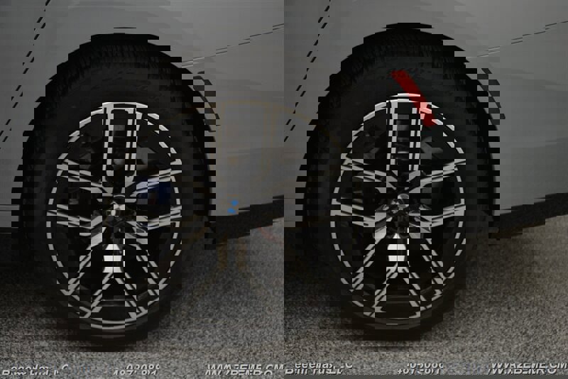 Used 2023 BMW 760i xDrive w/ Parking Assistance Package image 45