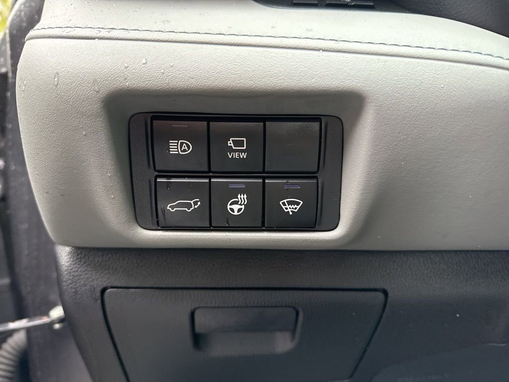 Used 2022 Toyota Highlander Platinum AWD/4WD image 17