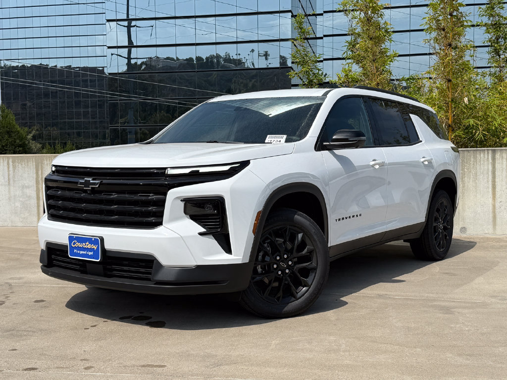 New 2026 Chevrolet Traverse LT w/ Midnight/Sport Edition AWD/4WD image 2