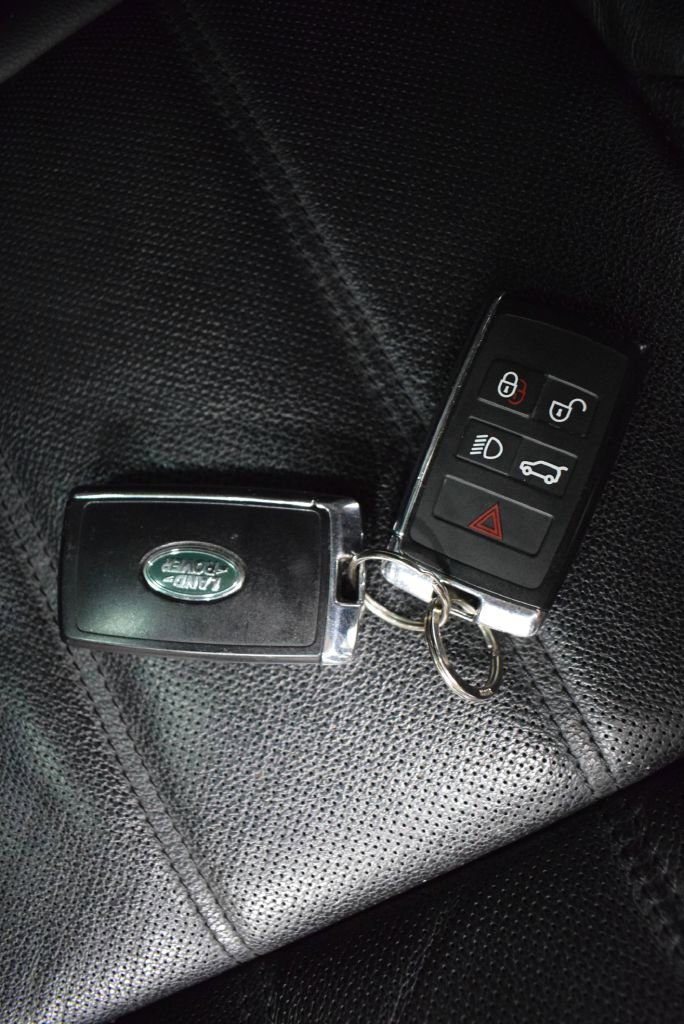 Used 2020 Land Rover Range Rover Evoque SE image 35