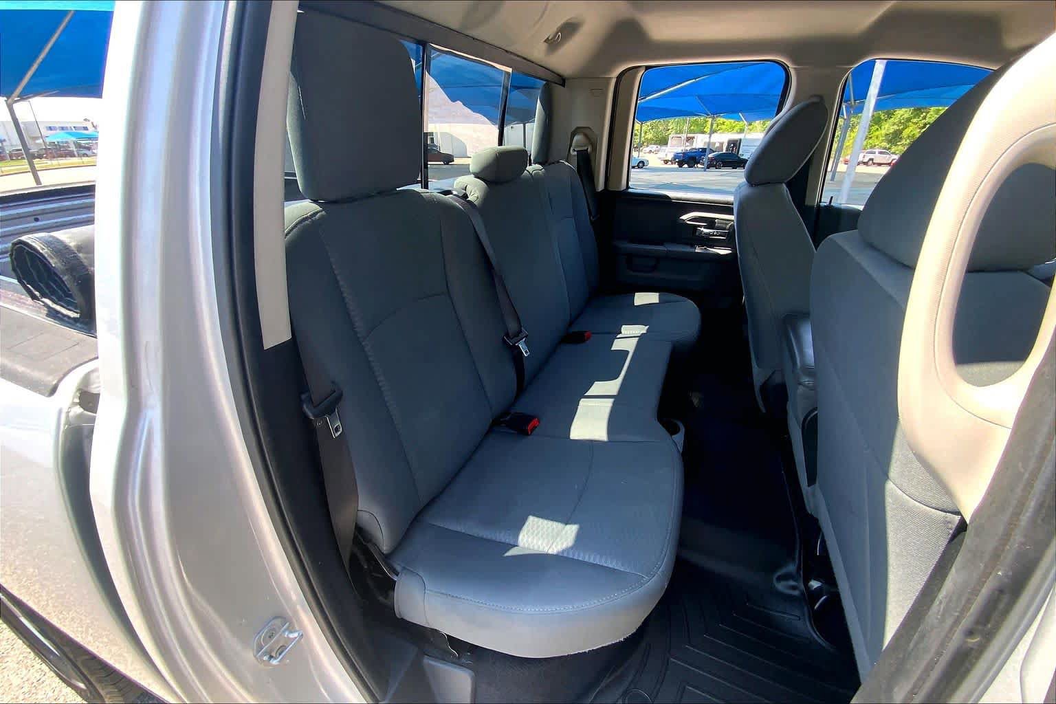 Used 2015 RAM 1500 Classic SLT RWD image 20