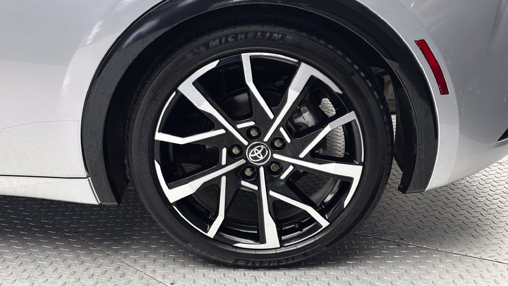 Certified 2023 Toyota Prius Prime FWD image 6