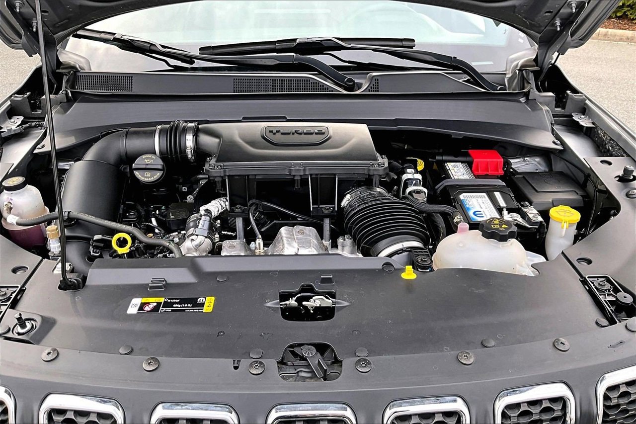 Certified 2024 Jeep Compass Latitude w/ Sun and Sound Group image 37