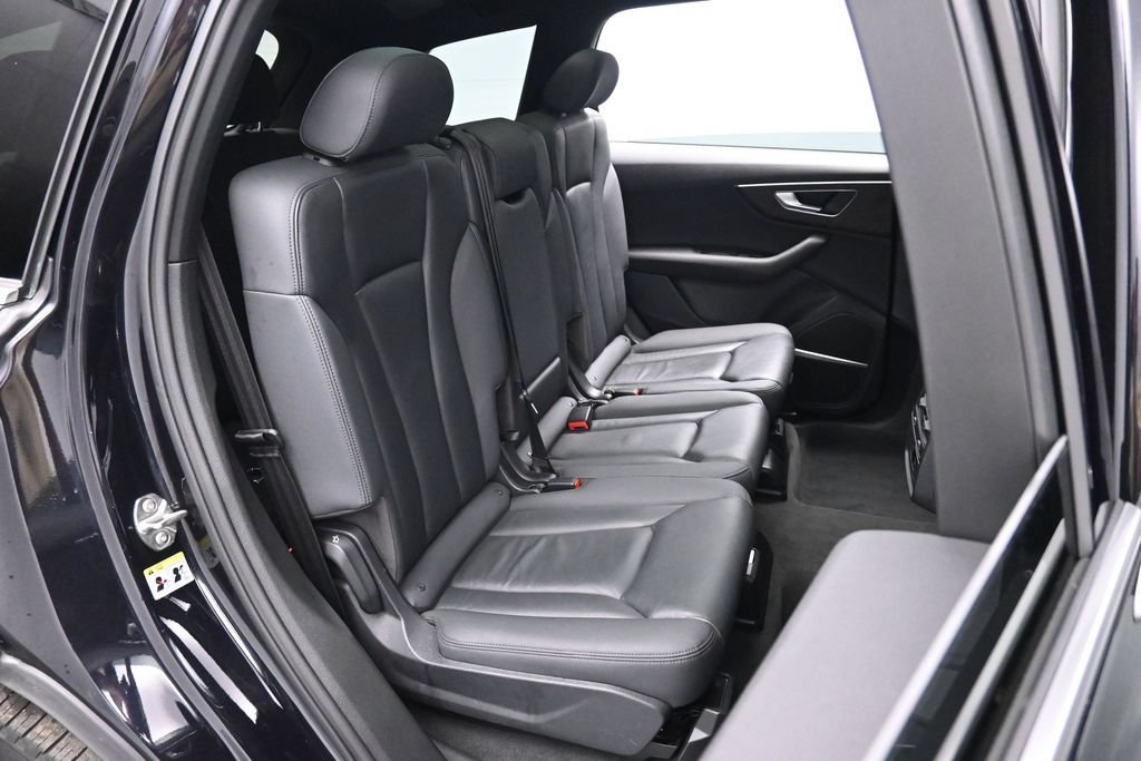 Used 2021 Audi Q7 3.0T Premium Plus w/ Premium Plus Package AWD/4WD image 19