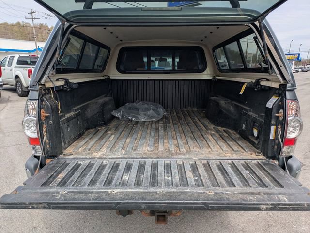 Used 2015 Toyota Tacoma 4x4 Access Cab V6 w/ TRD Off-Road Package image 20