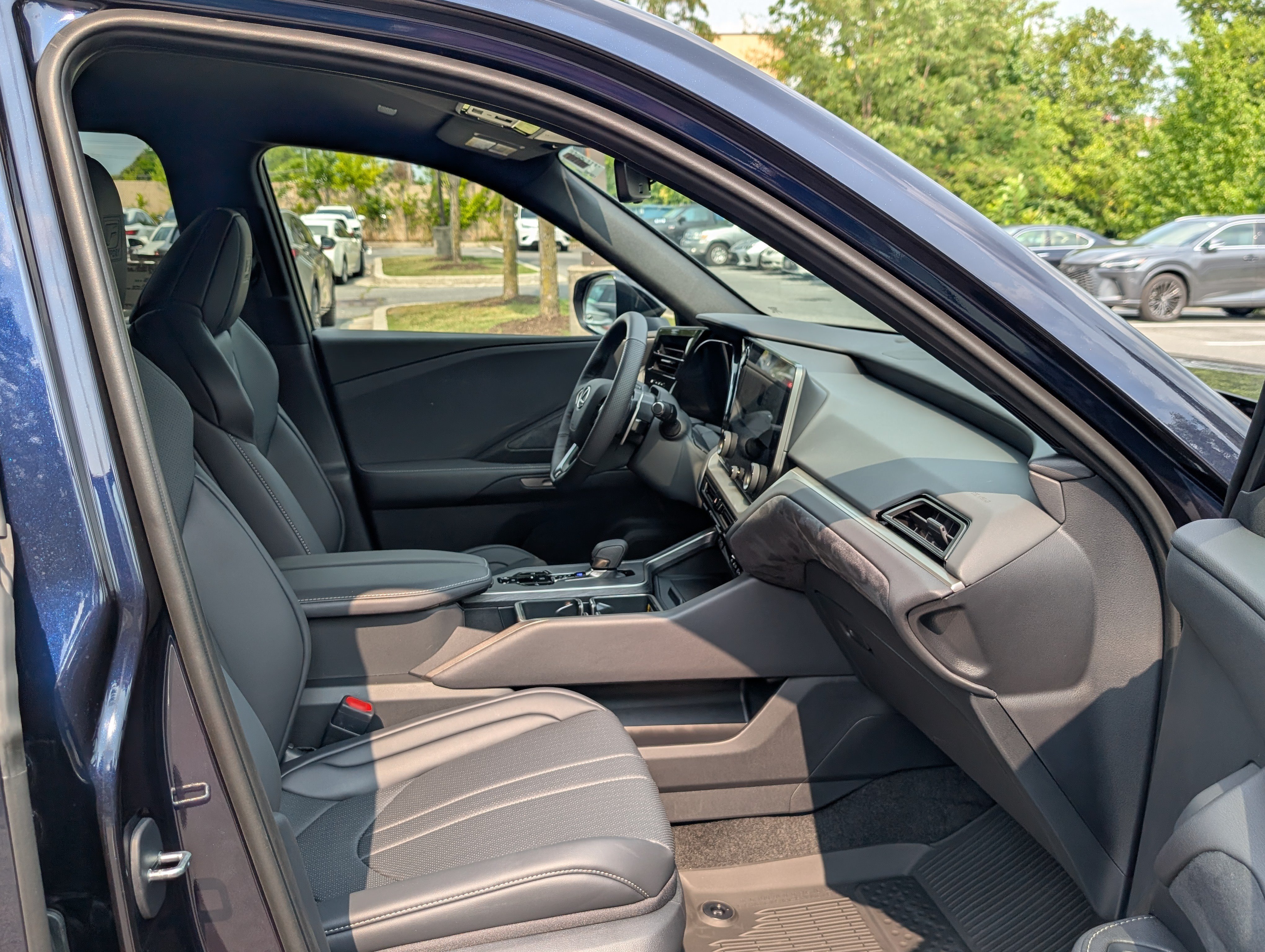 New 2026 Lexus TX 500h AWD w/ Technology Package image 8