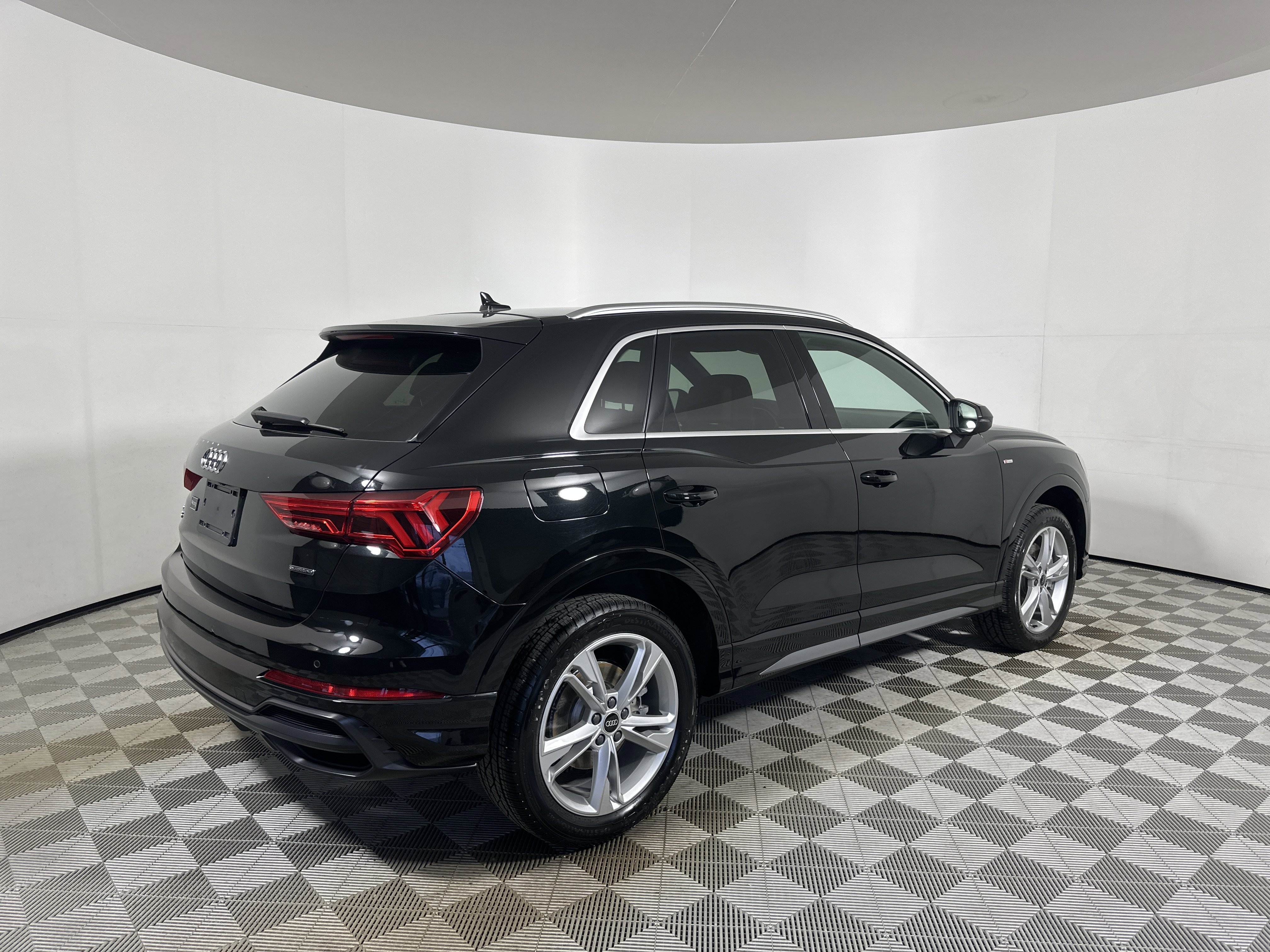 Used 2022 Audi Q3 2.0T Premium image 7