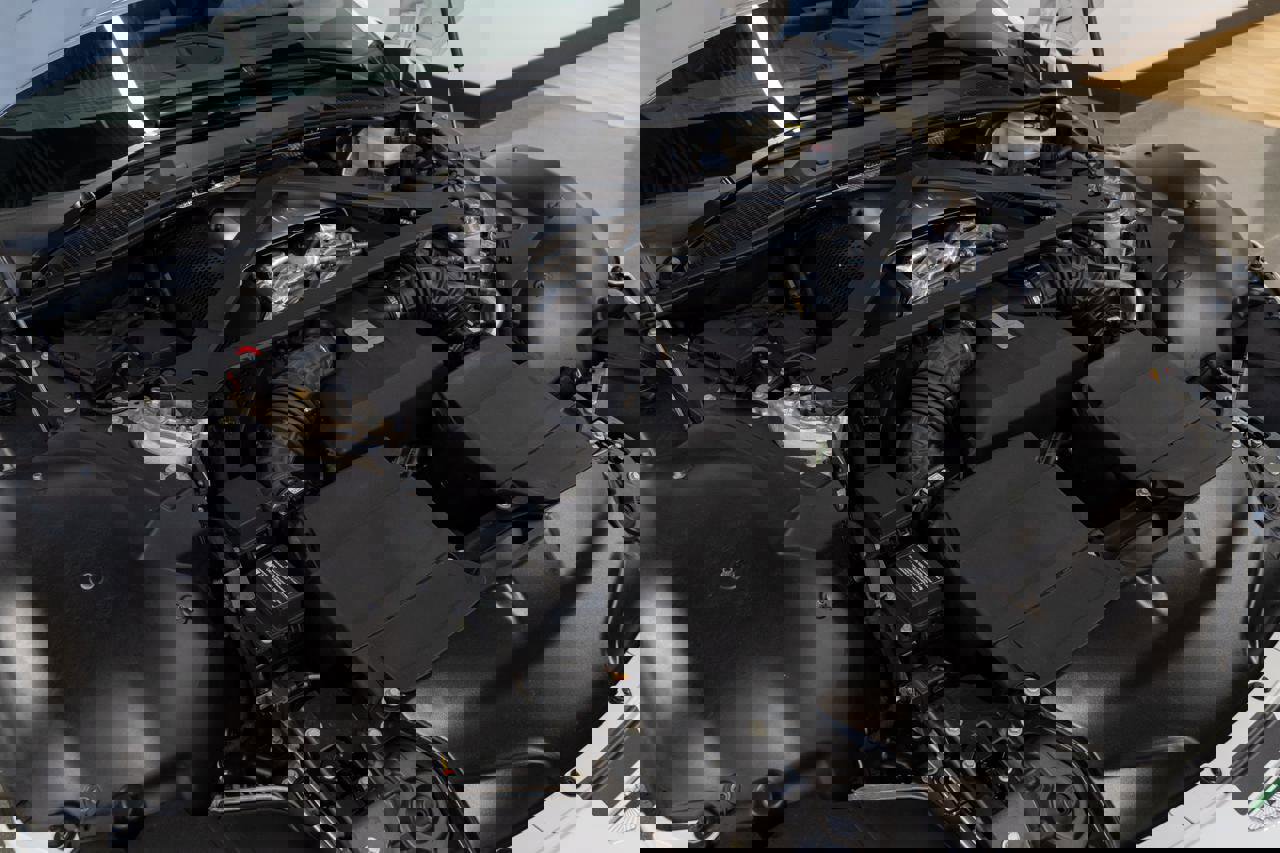 Used 2023 Aston Martin V8 Vantage Coupe image 31