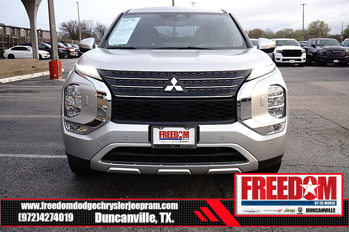 Used 2024 Mitsubishi Outlander SE image 8