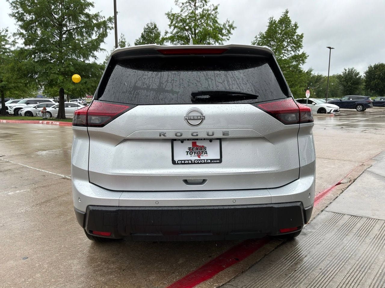 Used 2025 Nissan Rogue SV FWD image 7