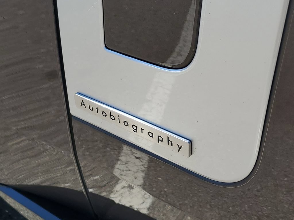 Certified 2025 Land Rover Range Rover Long Wheelbase Autobiography AWD/4WD image 7