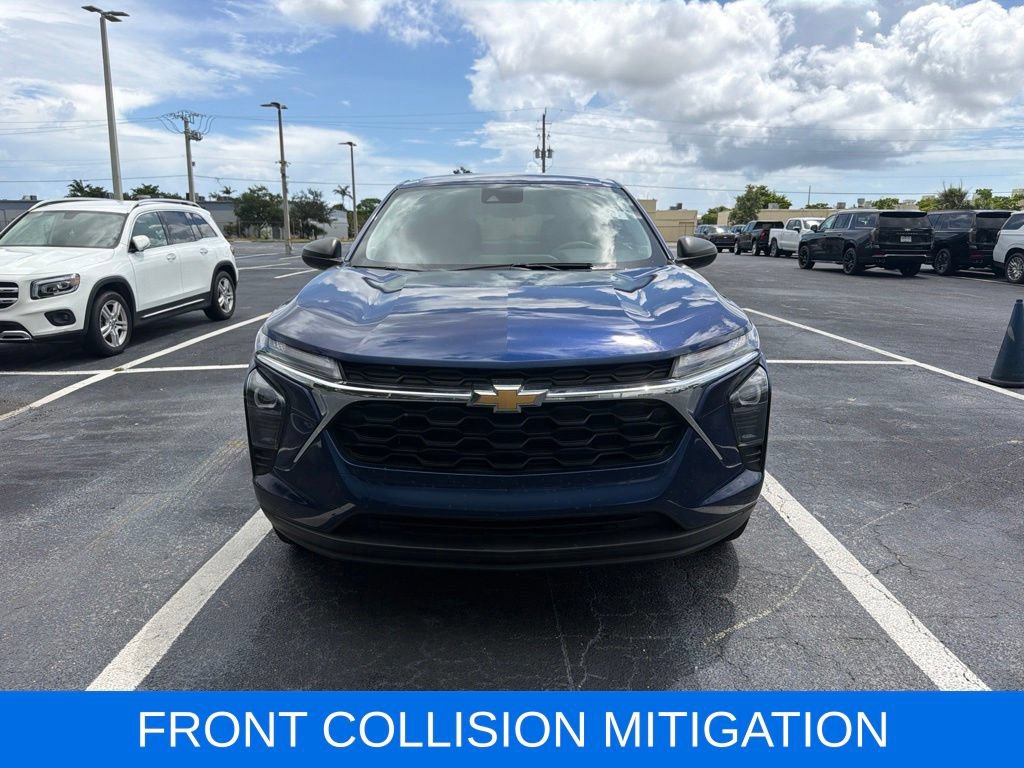 Certified 2024 Chevrolet Trax LS FWD image 2