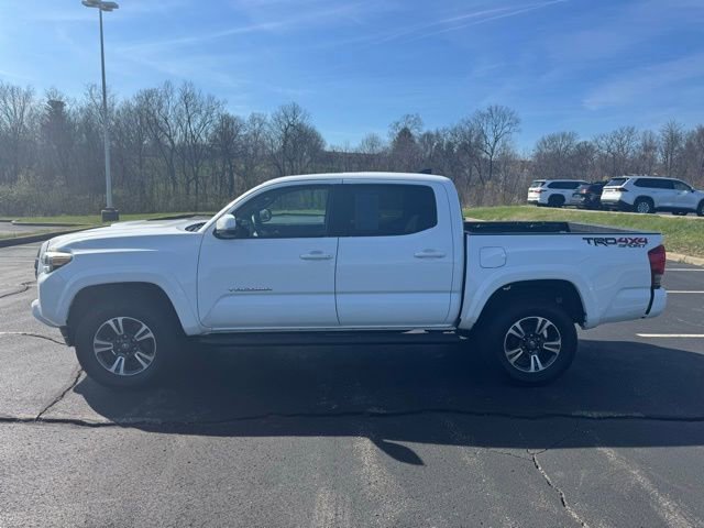 Used 2016 Toyota Tacoma TRD Sport w/ Premium & Technology Package image 6