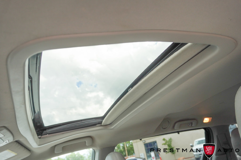 Used 2018 Toyota Sienna XLE w/ XLE Navigation Package FWD image 10