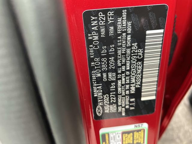 Used 2025 Hyundai Elantra Sport image 32