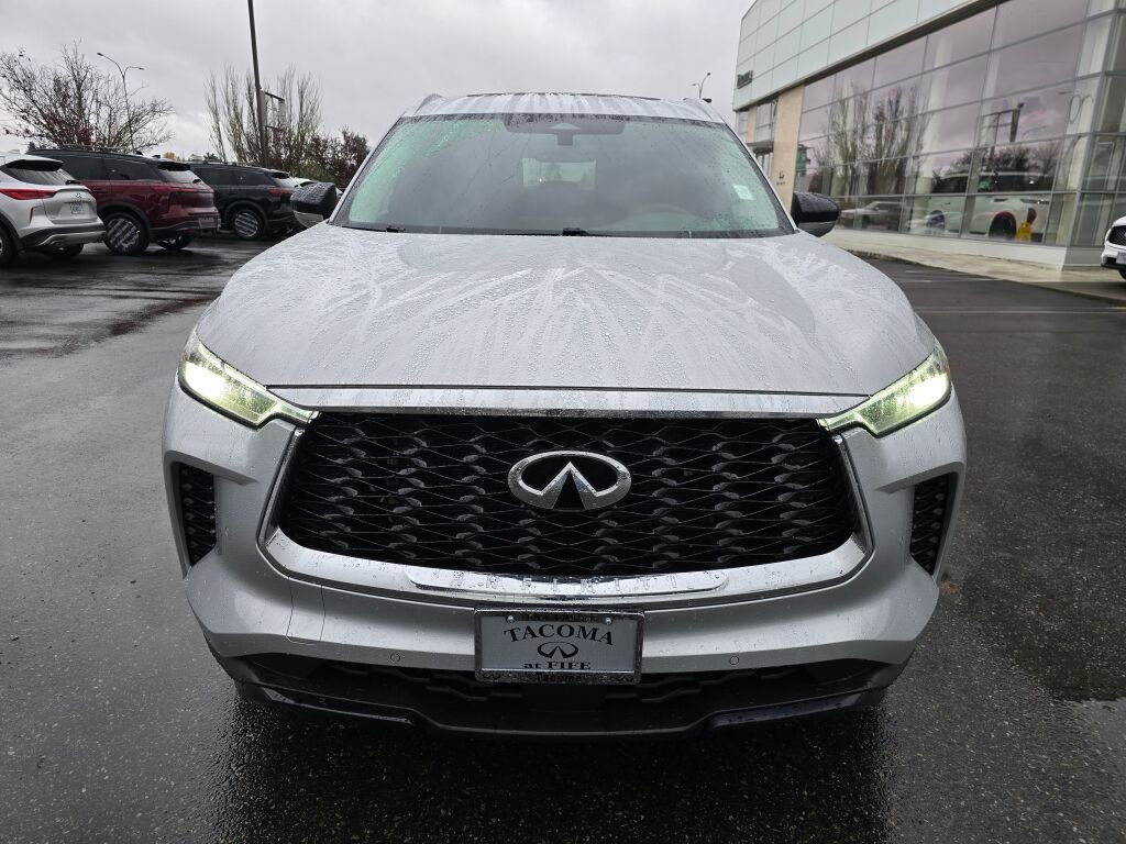Used 2023 INFINITI QX60 Luxe image 2