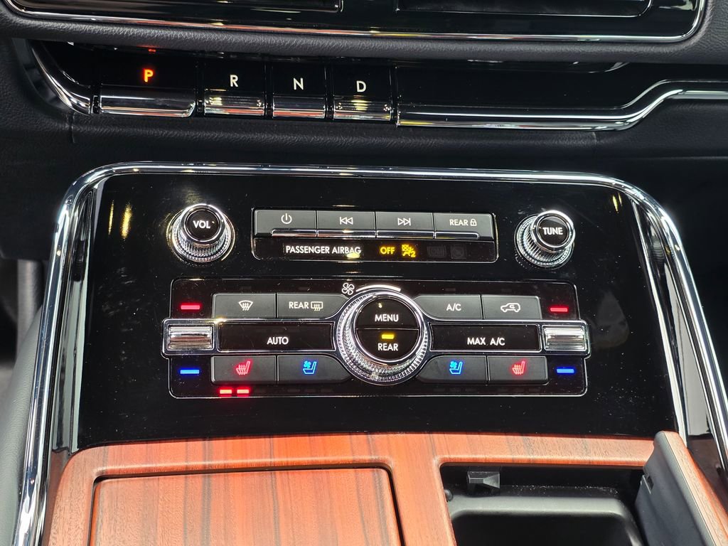 Used 2024 Lincoln Navigator Reserve image 25