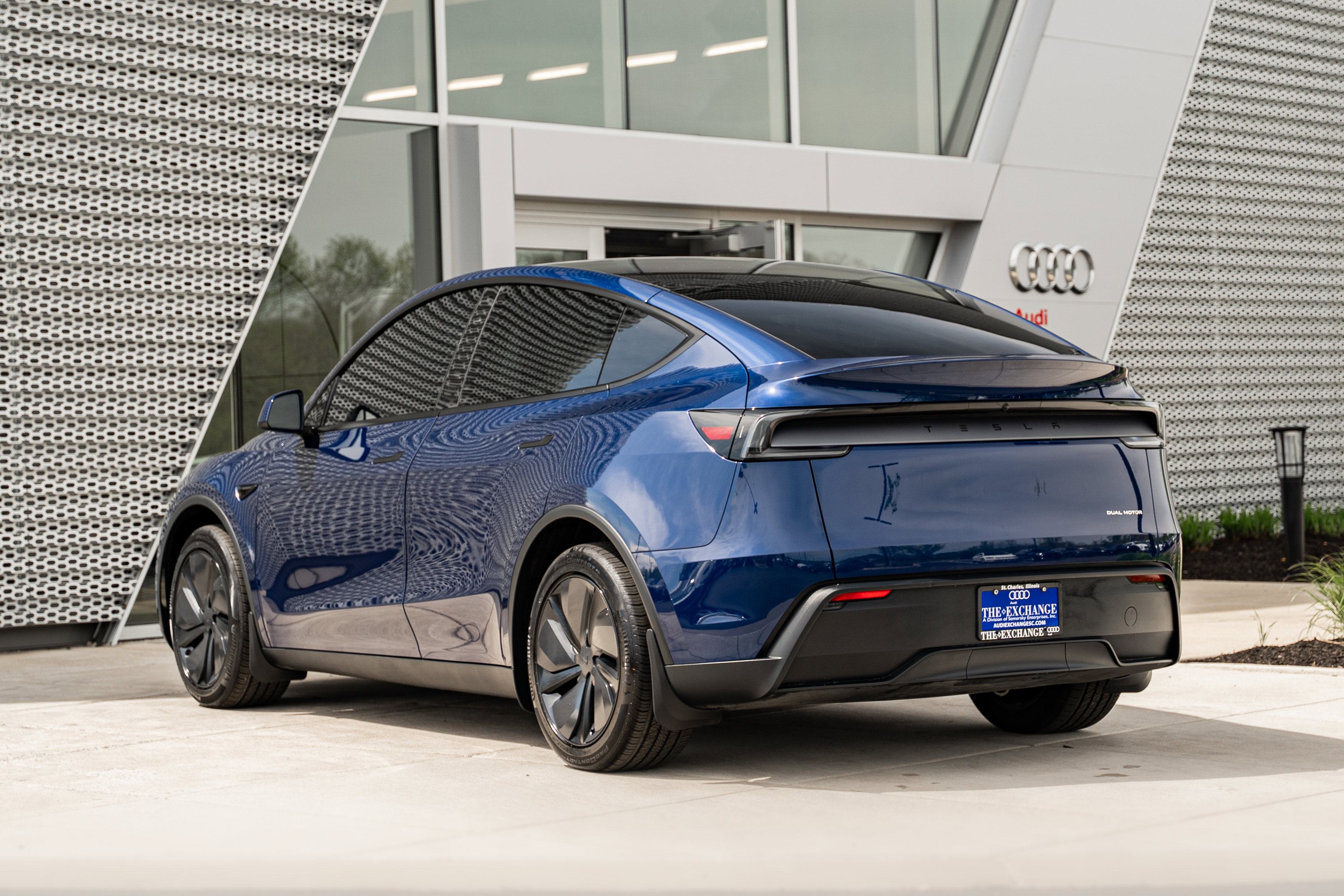 Used 2026 Tesla Model Y Long Range AWD/4WD image 5