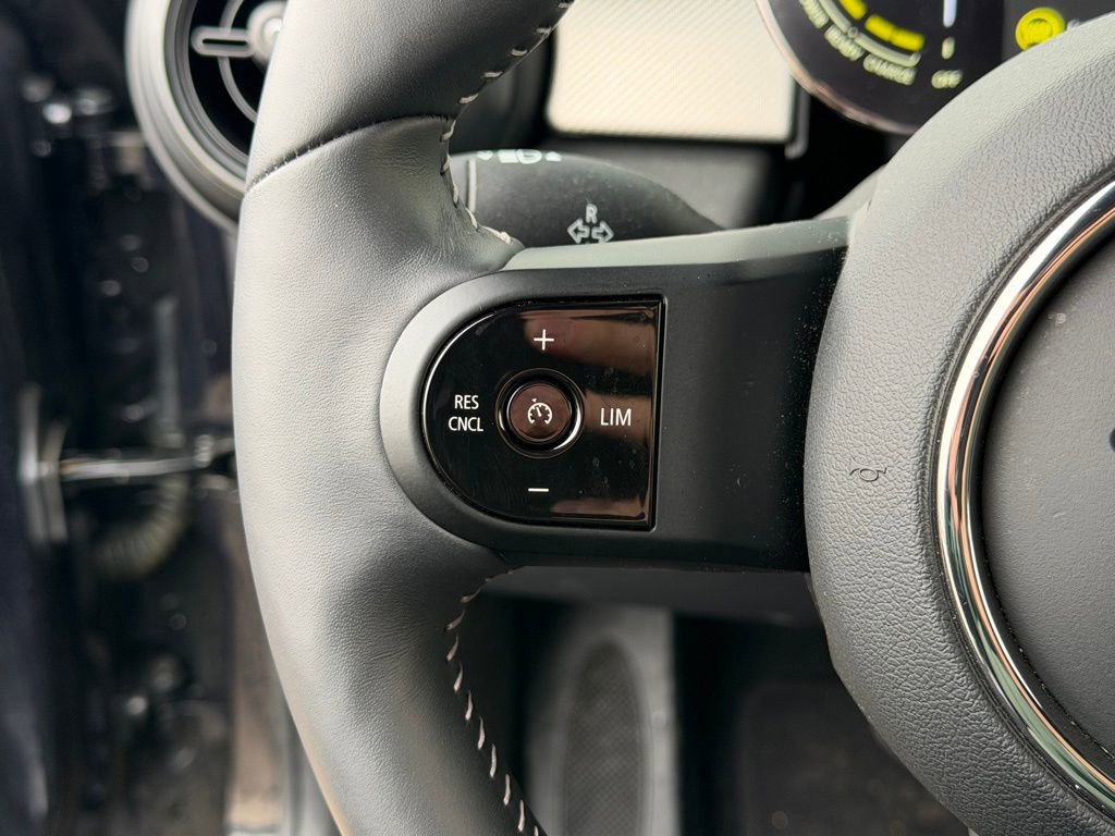 Certified 2023 MINI Cooper SE image 17