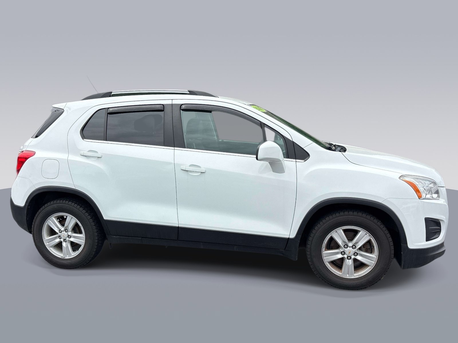 Used 2016 Chevrolet Trax LT w/ LT Convenience Package FWD image 2