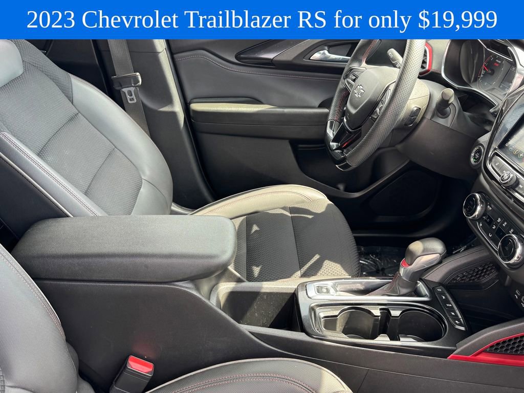 Used 2023 Chevrolet TrailBlazer RS w/ Convenience Package FWD image 9