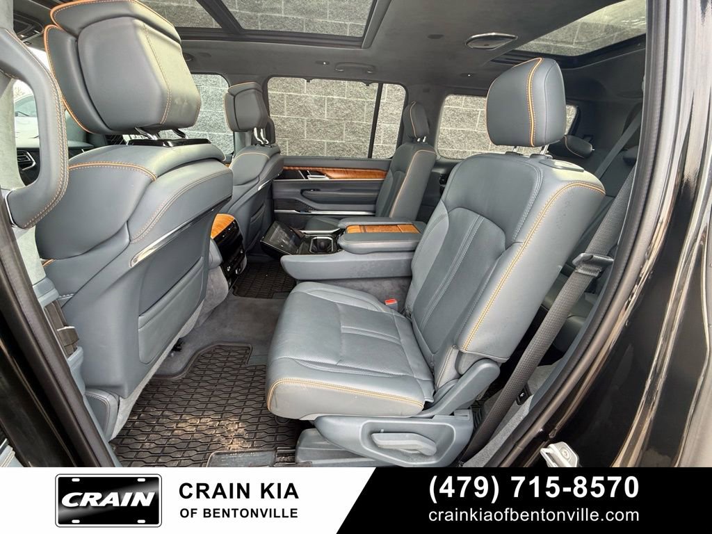 Used 2022 Jeep Grand Wagoneer Series II w/ Convenience Group III AWD/4WD image 26