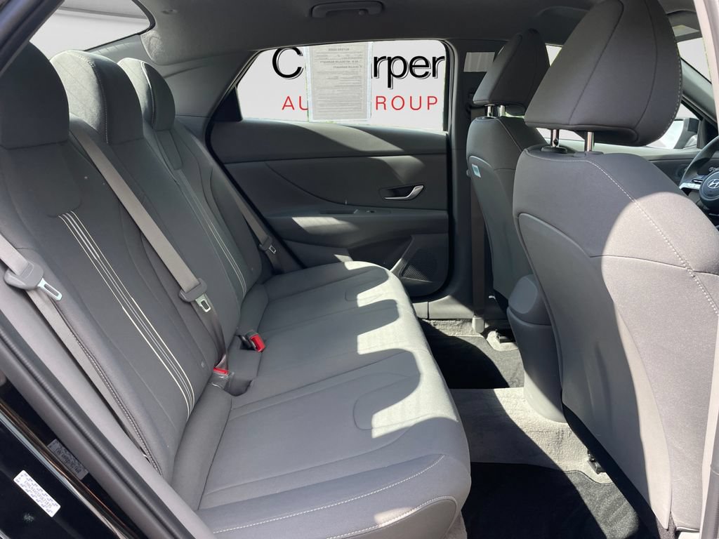 Used 2023 Hyundai Elantra SEL w/ Cargo Package FWD image 12