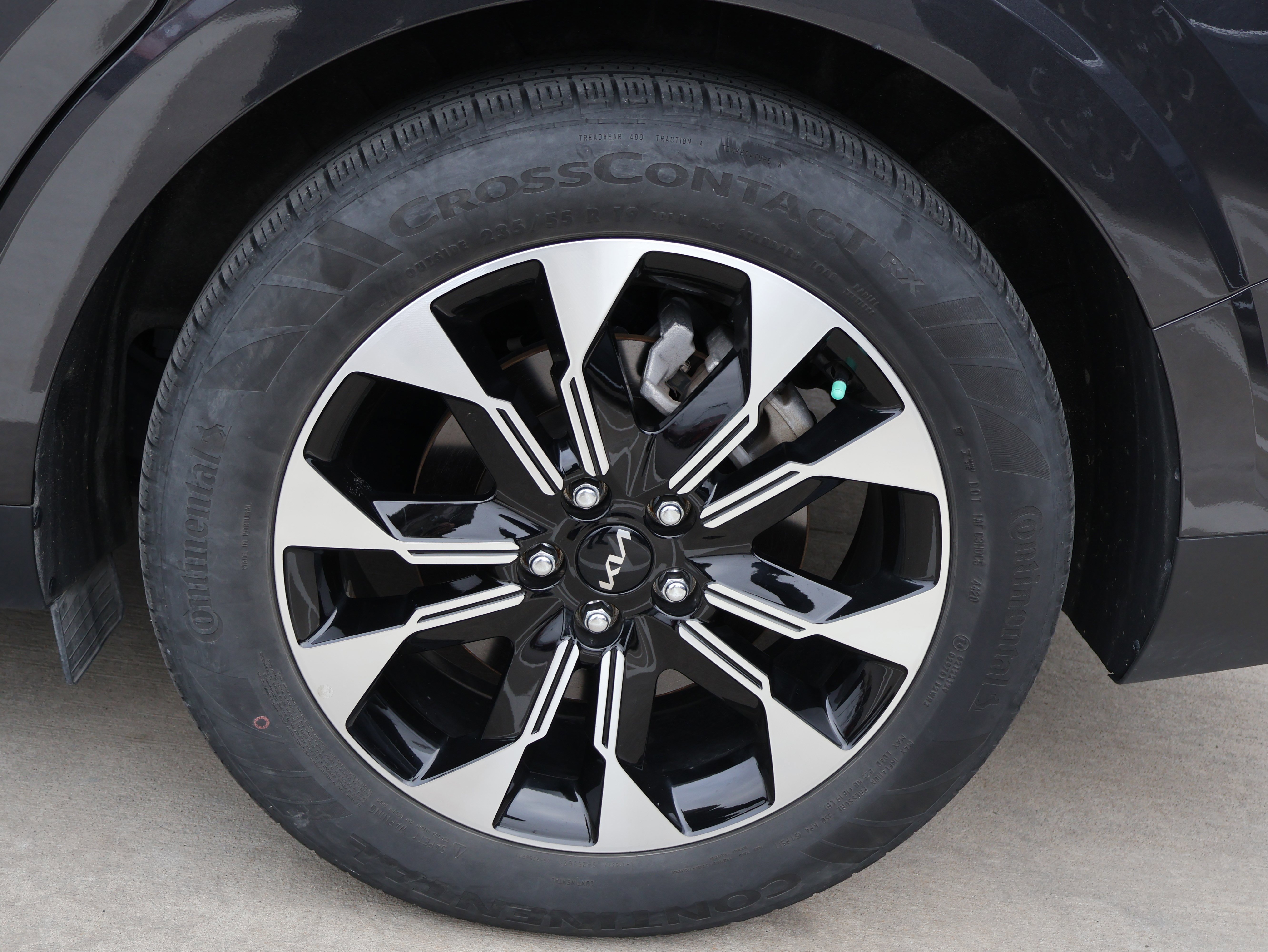 Used 2022 Kia Carnival EX image 39