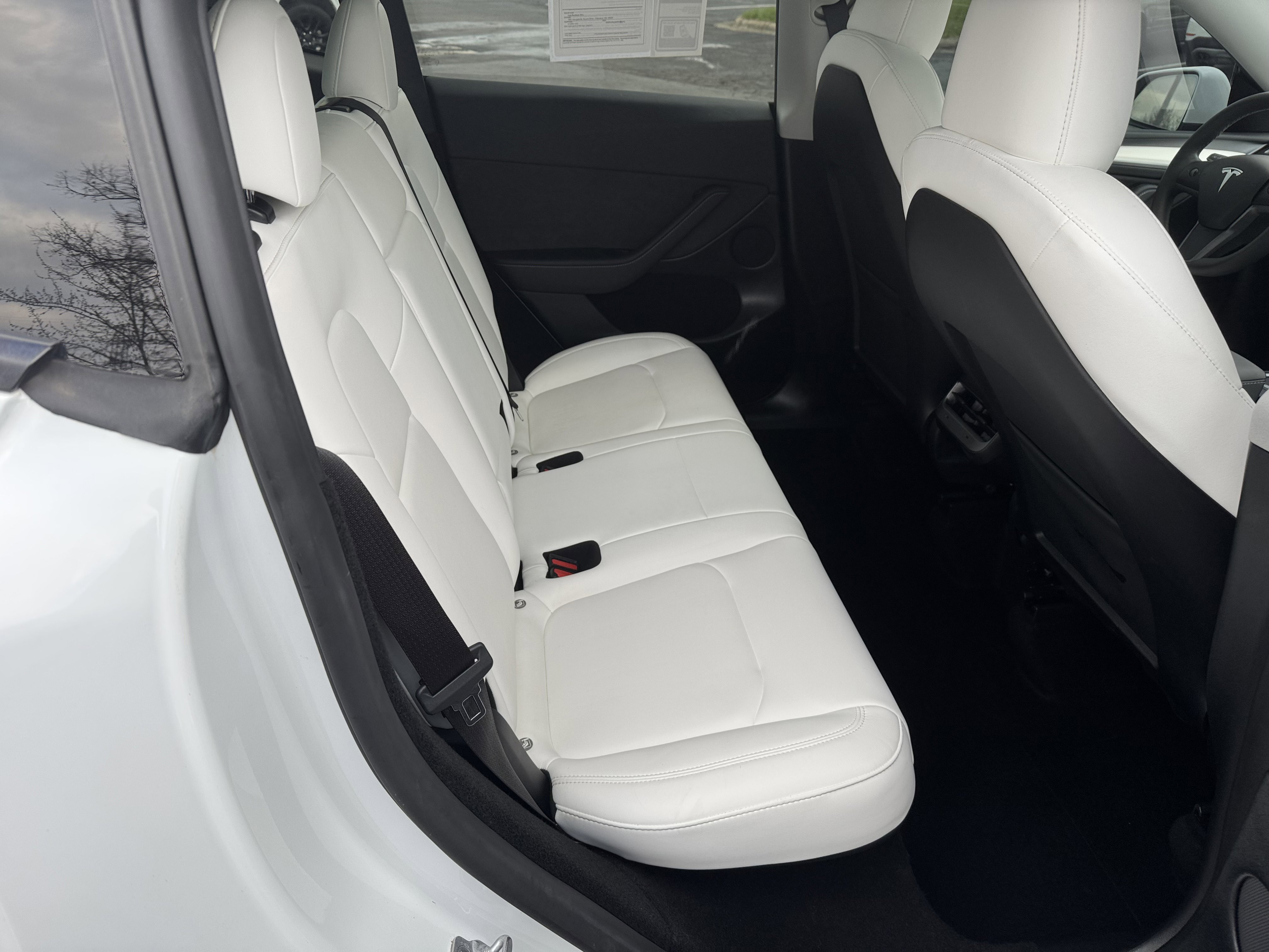 Used 2024 Tesla Model Y Long Range AWD/4WD image 19