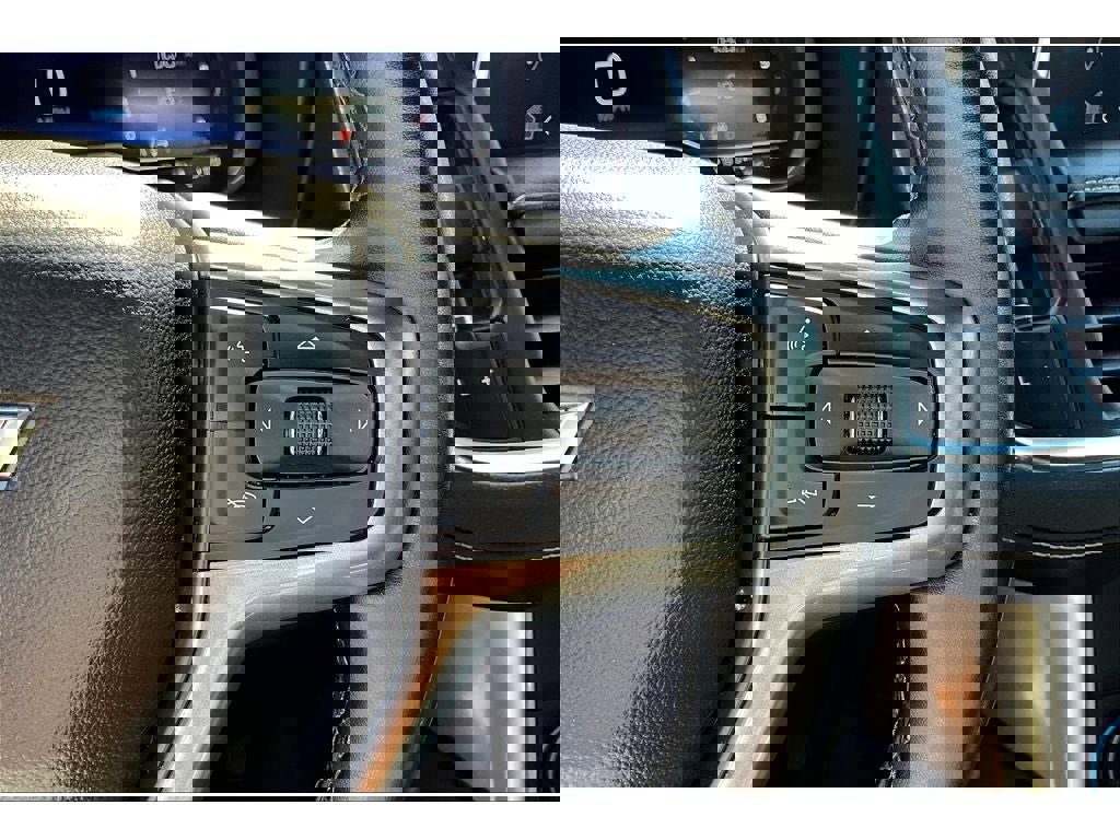 Used 2023 Chevrolet Suburban Premier image 22