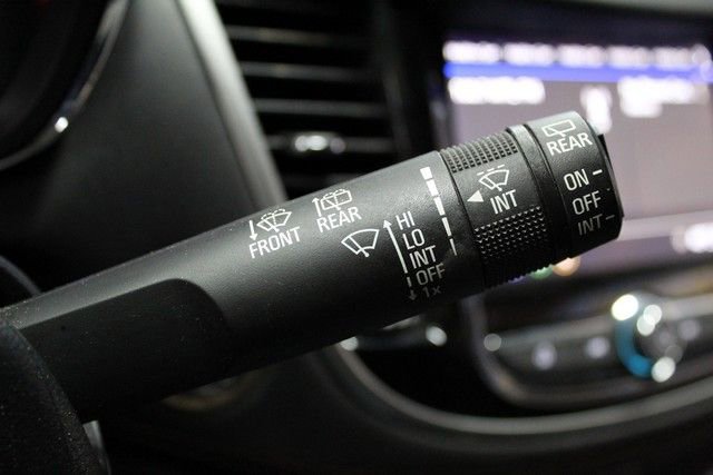 Used 2022 Chevrolet Trax LT w/ LT Convenience Package AWD/4WD image 25