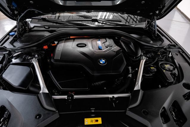 Used 2022 BMW 530e w/ Premium Package image 52
