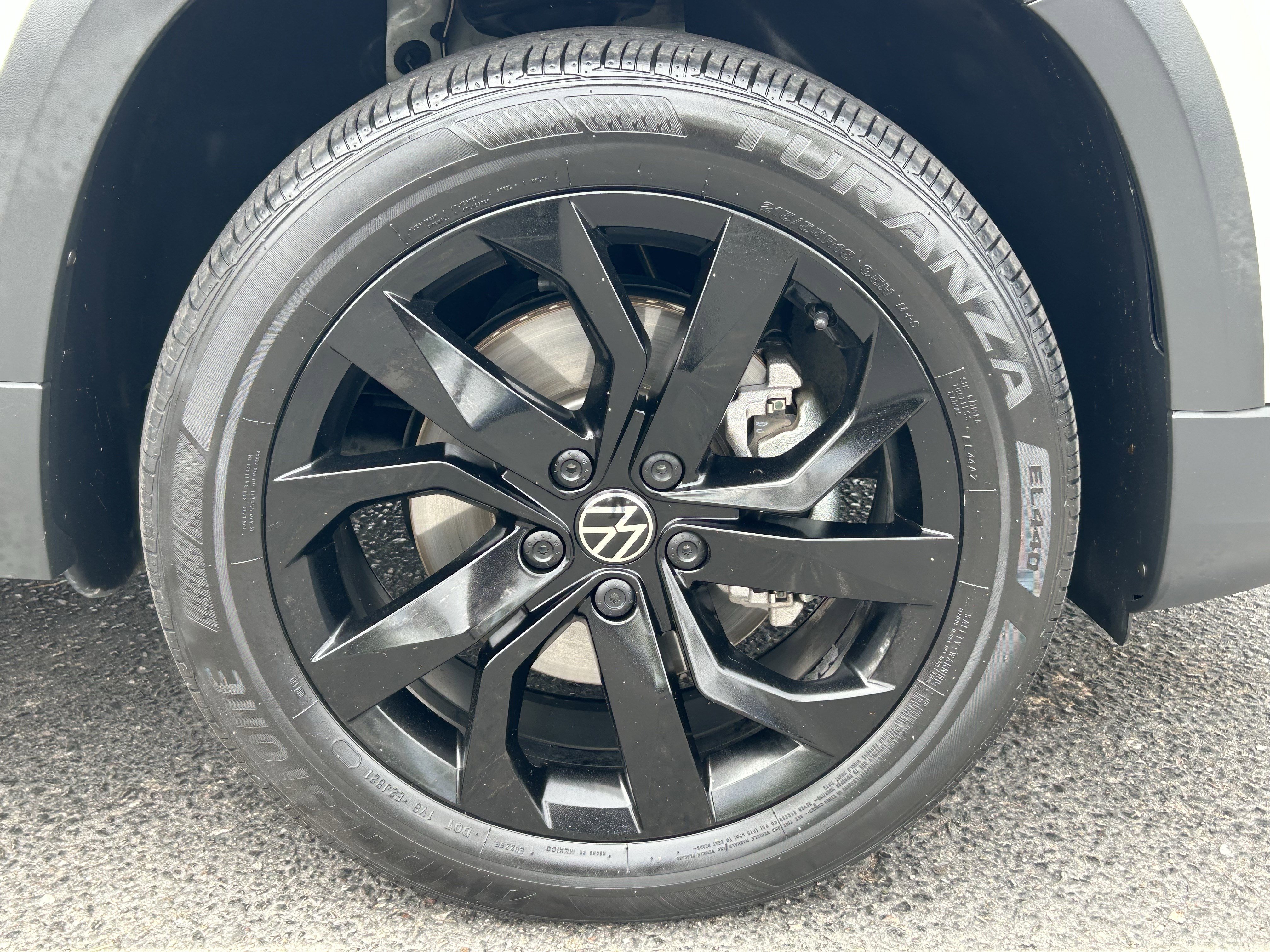 Used 2023 Volkswagen Taos SE w/ Panoramic Sunroof Package image 7