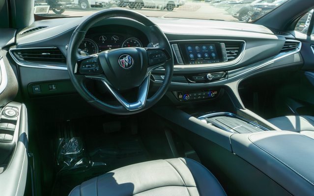 Used 2023 Buick Enclave Essence image 14