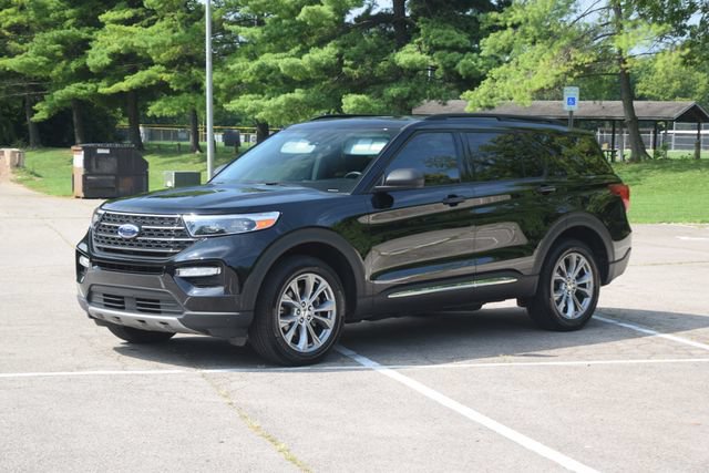 Used 2023 Ford Explorer XLT w/ Equipment Group 202A AWD/4WD image 23
