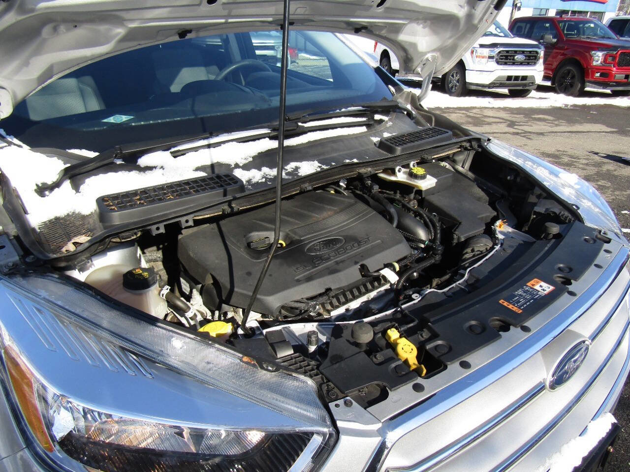 Used 2018 Ford Escape SE w/ Ford Safe & Smart Package AWD/4WD image 28