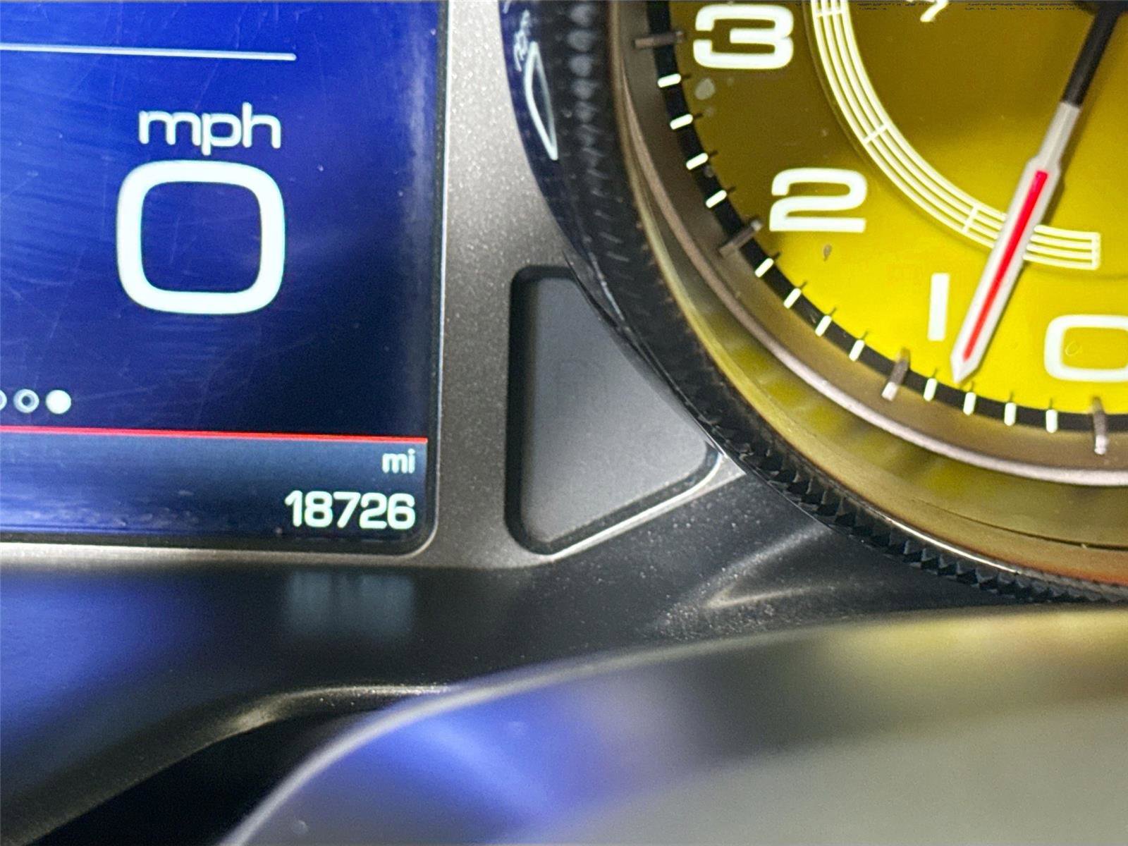 Used 2018 Ferrari 812 Superfast RWD image 17