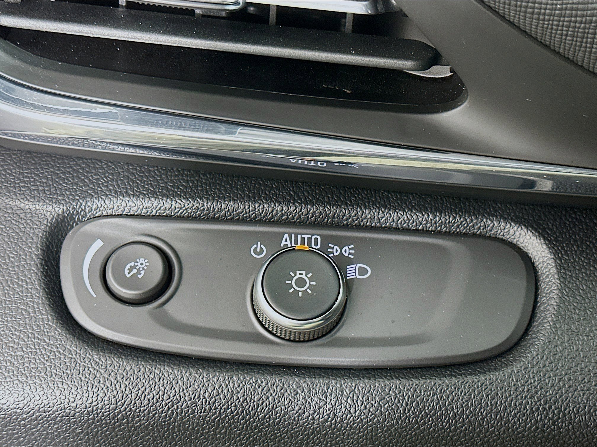 Used 2025 Buick Envista Preferred FWD image 16