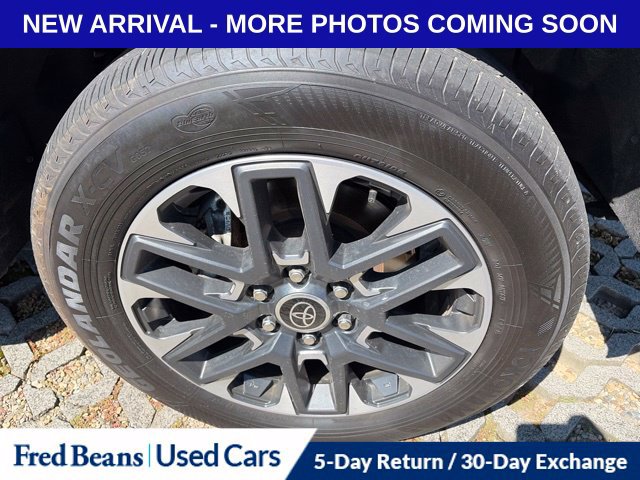 Used 2024 Toyota Tundra Limited AWD/4WD image 11