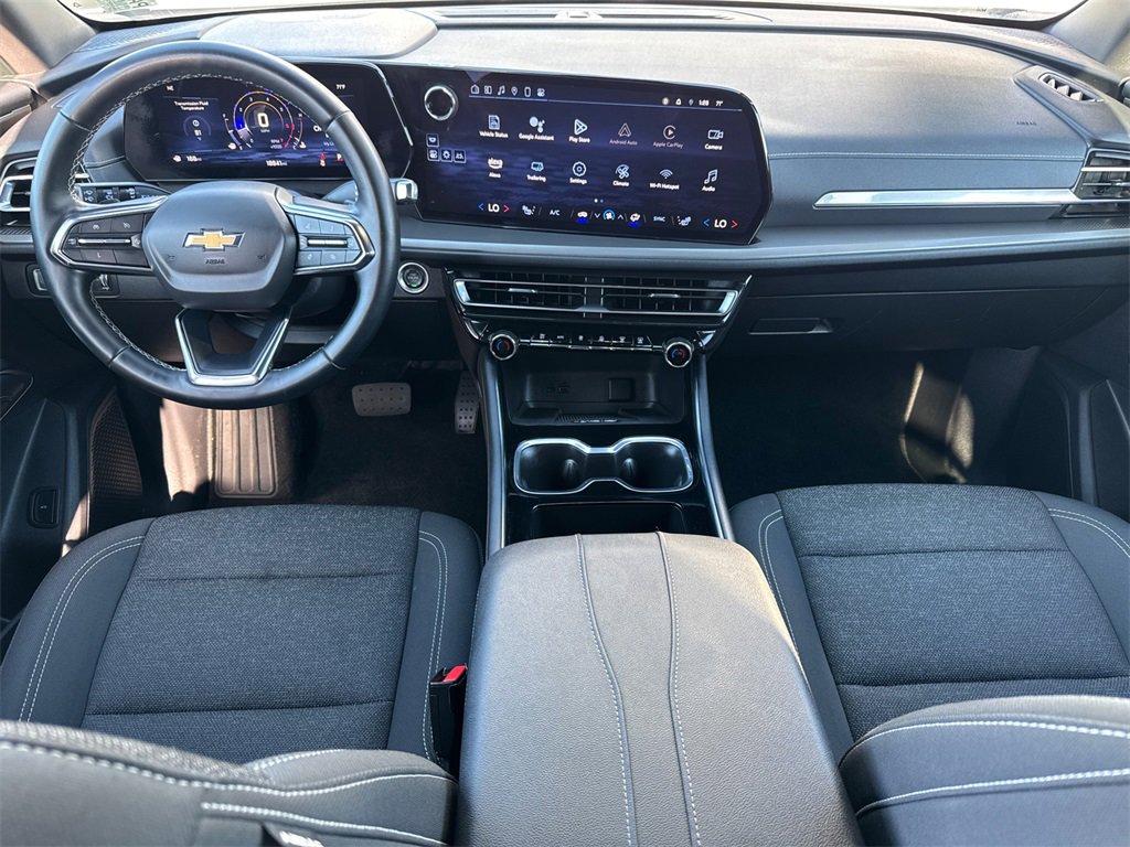 Used 2025 Chevrolet Traverse LT image 19