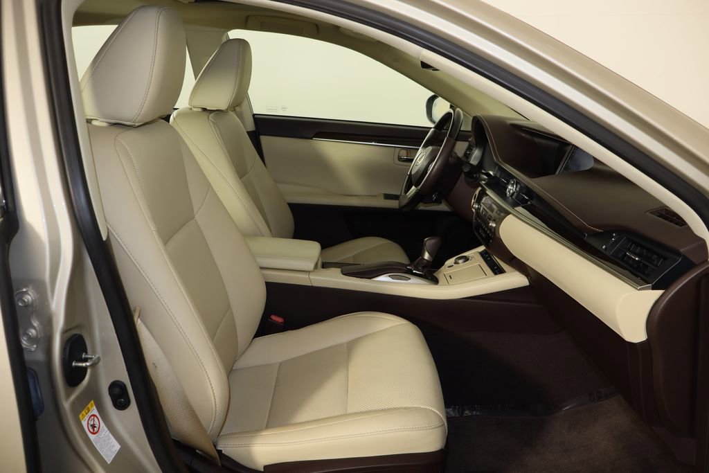 Used 2018 Lexus ES 350 w/ Navigation System Package image 18