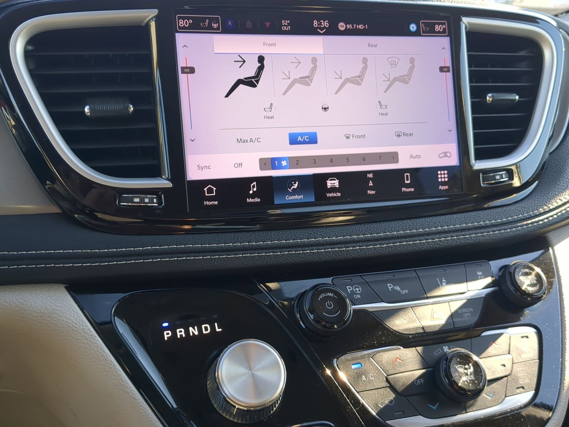 Used 2021 Chrysler Pacifica Touring-L image 25