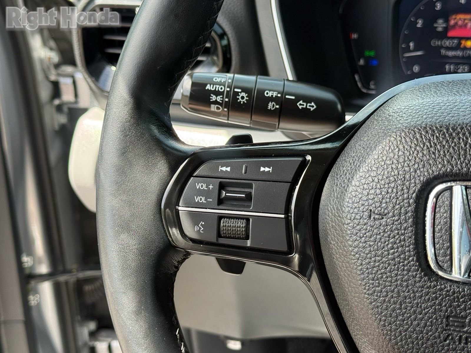 Certified 2025 Honda Pilot Elite image 17